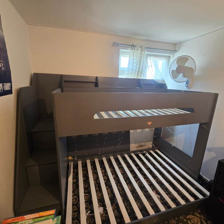 Triple bunk bed. [Sold]