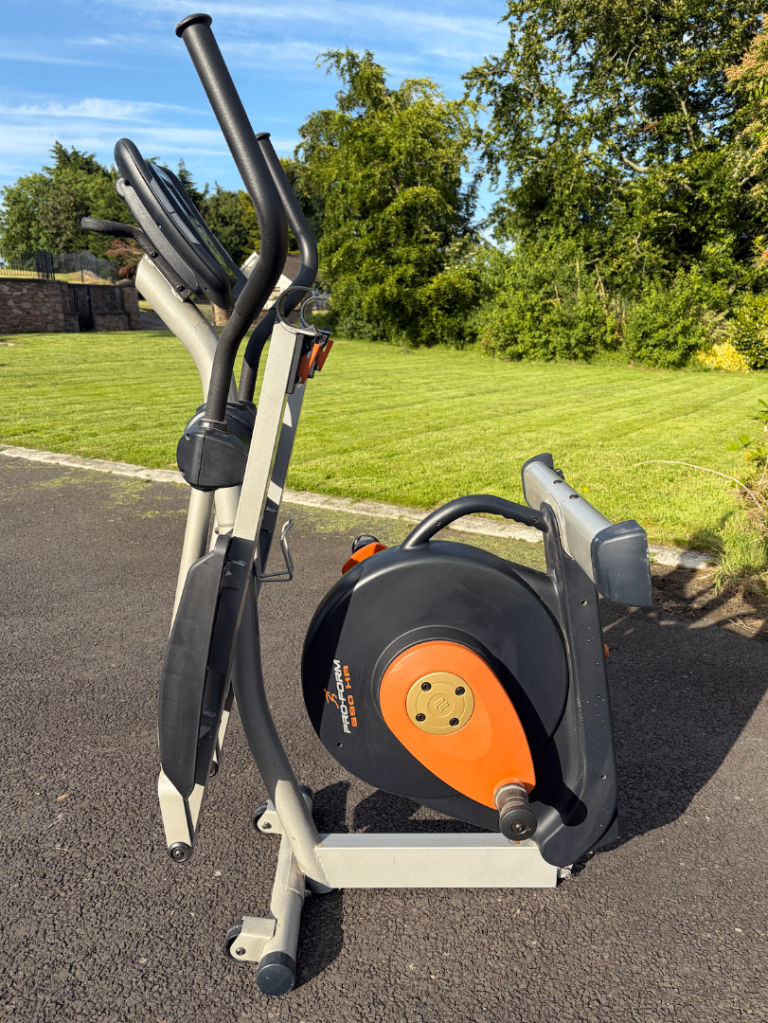 ProForm 690HR Rear Folding Elliptical Trainer