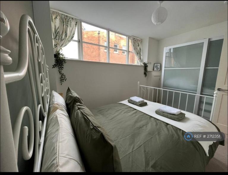 1 bedroom flat in Lansdown Place Lane, Cheltenham, GL50 (1 bed) (#2712351)