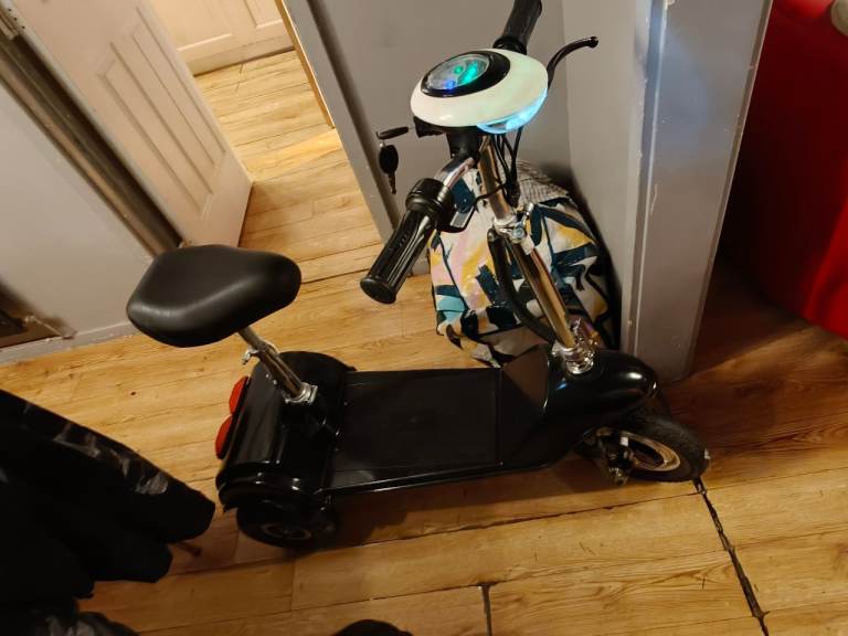 3 wheel mobility scooter