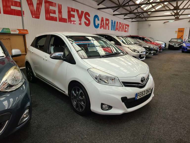 2013 Toyota Yaris 1.33 VVT-i Trend 5 Automatic 5-Door HATCHBACK Petrol Automatic