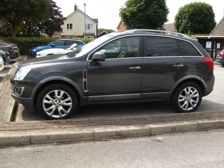 Vauxhall Antara 2.2 CDTi Diesel, Manual, SE, NAV, 4WD, SUV - MOT Feb 2027 - Tow bar with electrics.