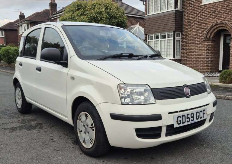 1 Prev owner. Very low miles. £35 Car Tax. MOT 18/03/27. 2010 Fiat Panda Active Eco 1.1 Petrol - Man