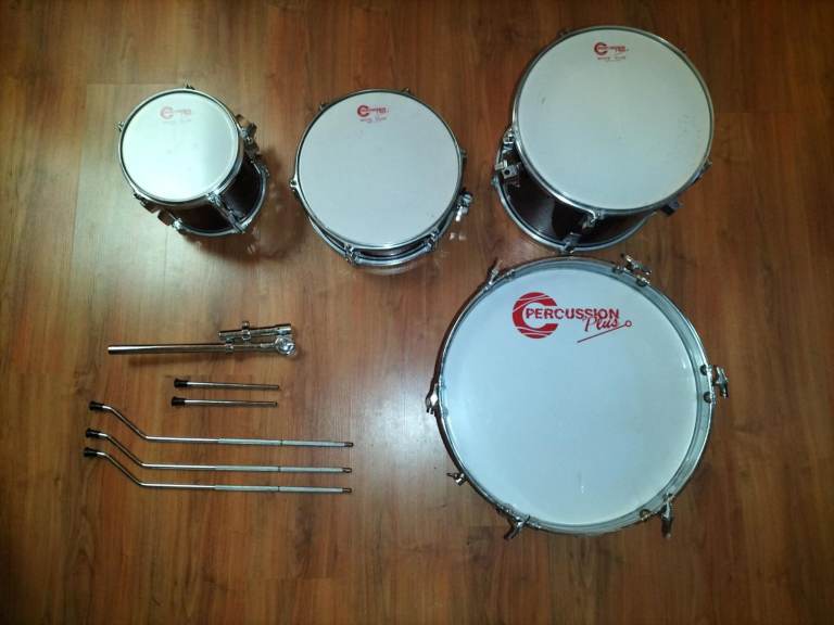 Incomplete beginners drums set