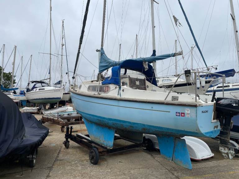 Sailing Boat; Sailboat with Outboard Engine; Cheap boat & engine.