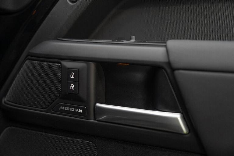  Land Rover SUV 4WD 3.0 Automatic Diesel Defender 90 Hard Top SUV Diesel Automatic