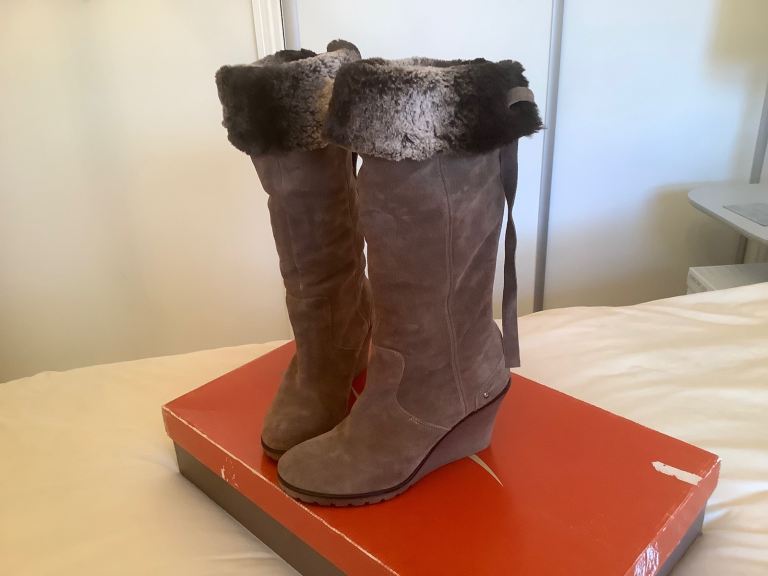 Ladies lovely brown suede boots with fur cuff size 39 (6)