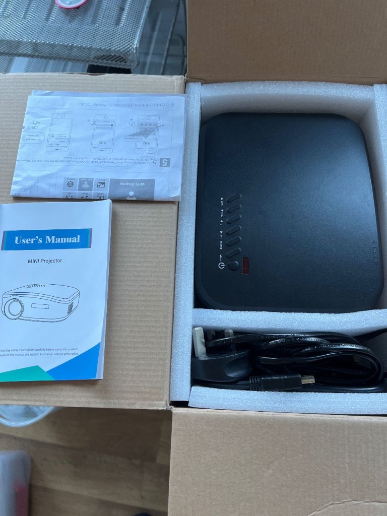 Mini wireless portable projector