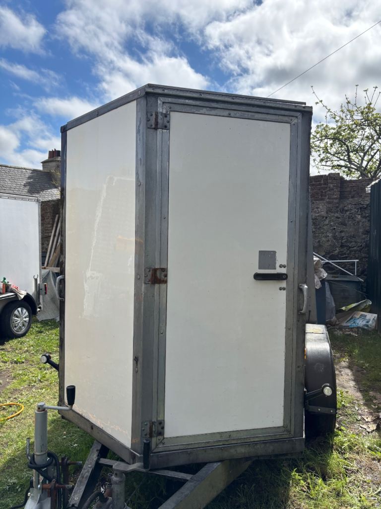 Ifor Williams 105 Box Trailer