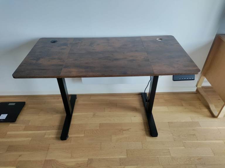 VASAGLE Electric Standing Desk 120x60cm, Fully Assembled