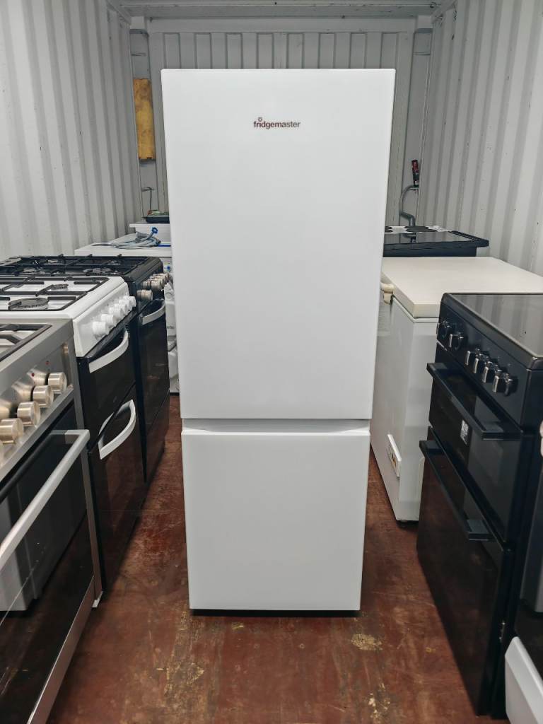 Only 4 month old fridgemaster fridge freezer 