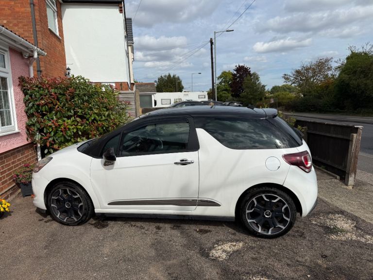 Citroen, DS3, Hatchback, 2014, Manual, 1560 (cc), 3 doors