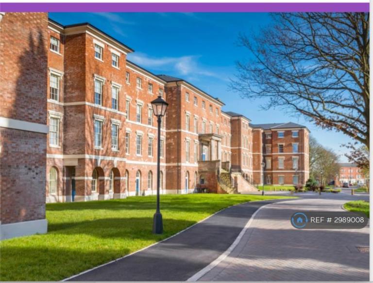2 bedroom flat in St Georges Parkway, Stafford, ST16 (2 bed) (#2989008)