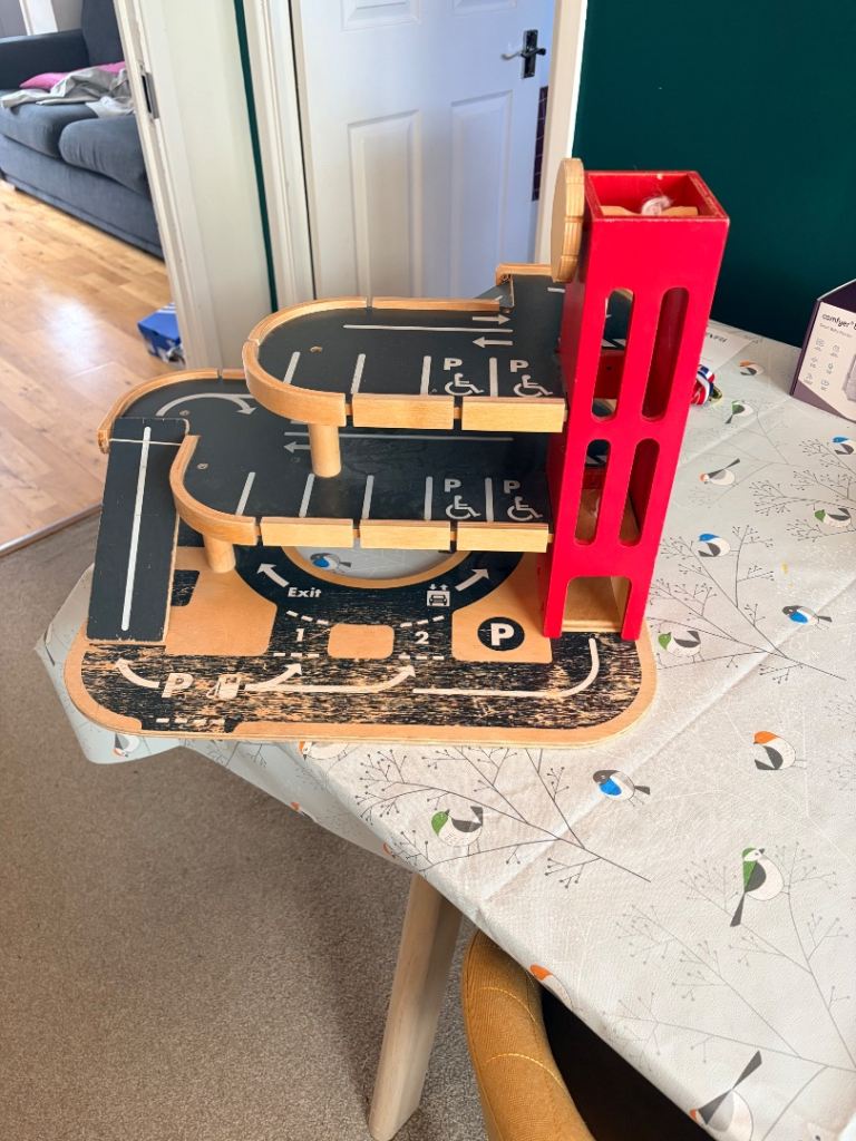Toy car park 