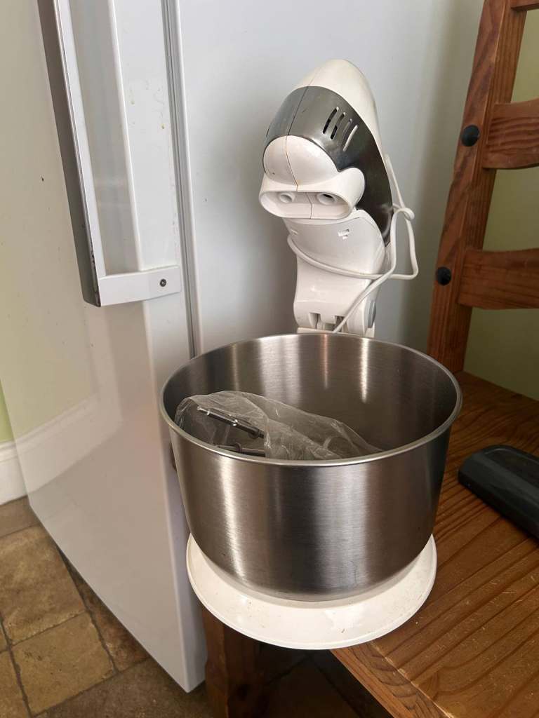 Electric Food Mixer with Stainless Steel Bowl