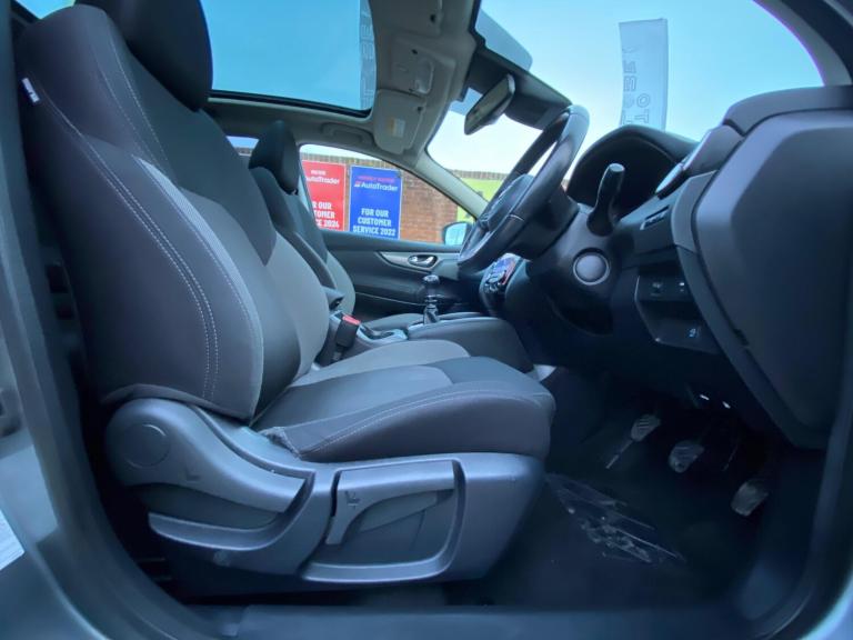 2018 Nissan Qashqai 1.2 DiG-T N-Connecta 5dr HATCHBACK PETROL Manual