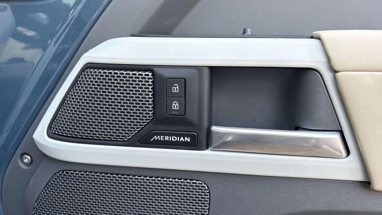 2023 Land Rover Defender 3.0 D250 X-Dynamic SE 110 5dr Auto SUV Diesel Automatic