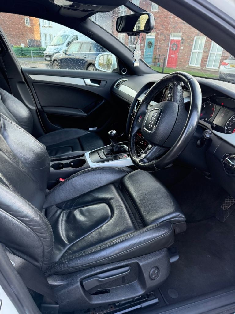 Audi, A4, Saloon, 2010, Manual, 1968 (cc), 4 doors