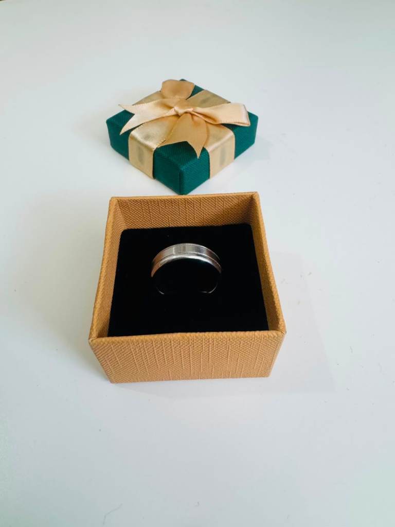 Ernest Jones Jewellers: Men's Cobalt Ring – Size M/N – Excellent Condition