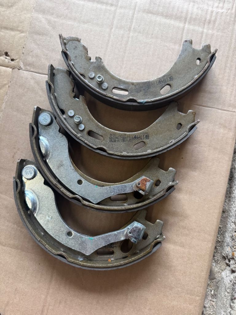 Landrover discovery 3/4 brake shoes