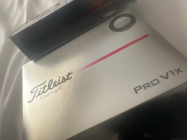 Golf ball titleist pro v1x