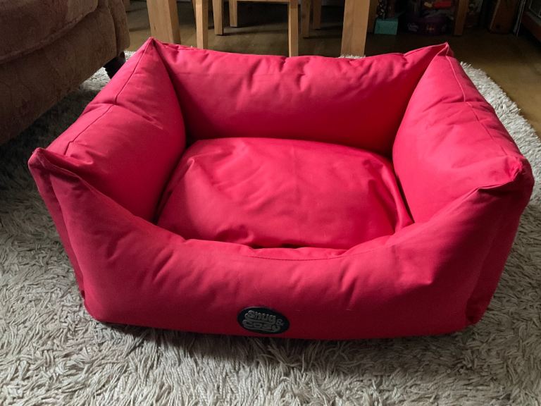 Snug and cosy dog bed