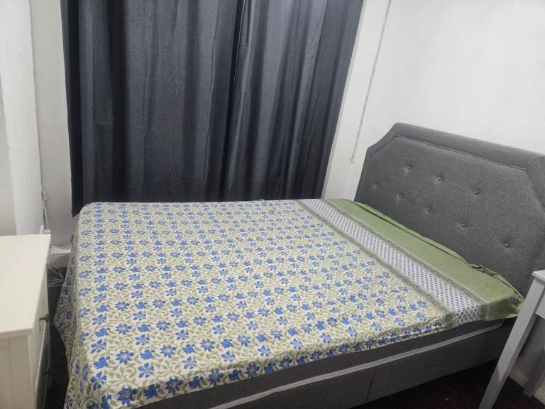 Room for rent close LHR