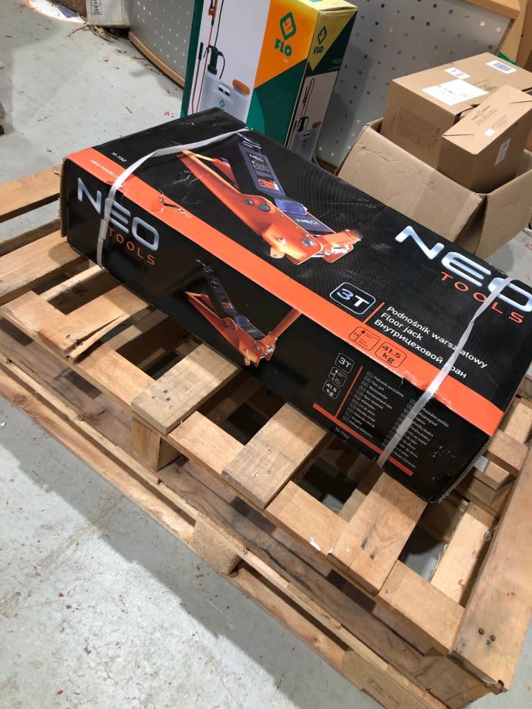 Neo Tools 3 Tonne Low Profile Floor Jack - Unused - (Open to Offers)