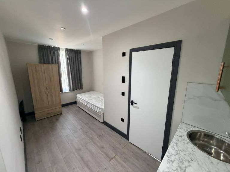 BENEFITS ACCEPTED - Studio Flat Available in Finsbury Park Islington N7