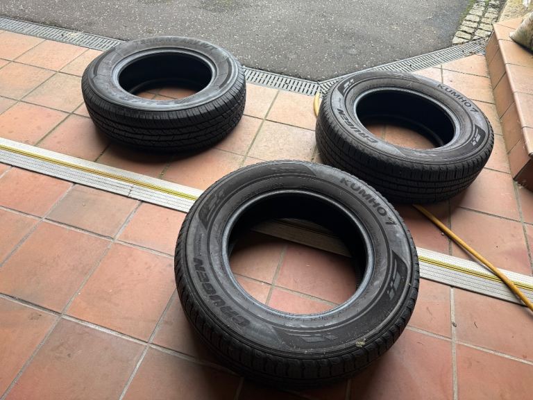 3 tyres from Land Rover