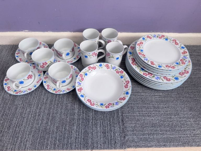 Beautiful Dinner Set