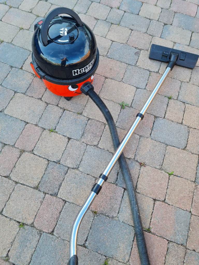 Neumatic Henry vacuum cleaner 