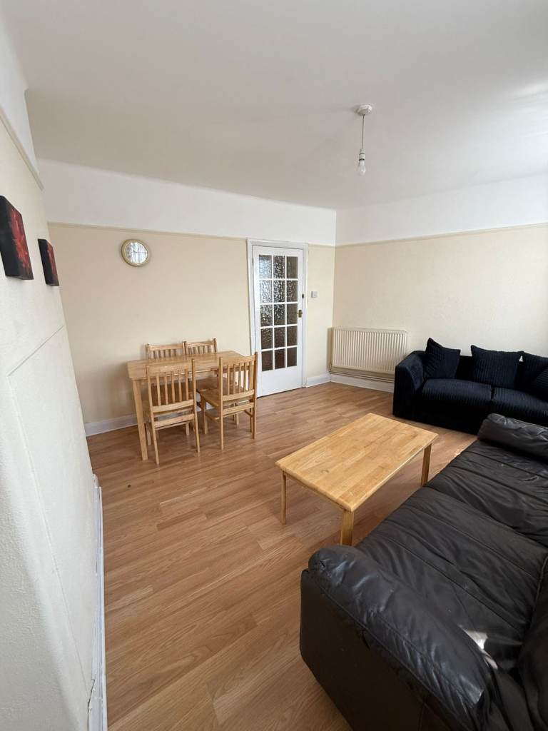 BEAUTIFUL 2 BEDROOM FLAT FOR RENT IN HOUINSLOW 