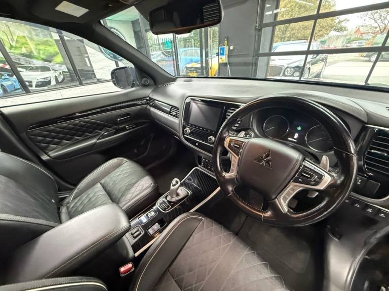 2020 Mitsubishi Outlander 2.4h TwinMotor 13.8kWh Exceed Safety SUV 5dr Petrol Plug-in Hybrid CVT ...