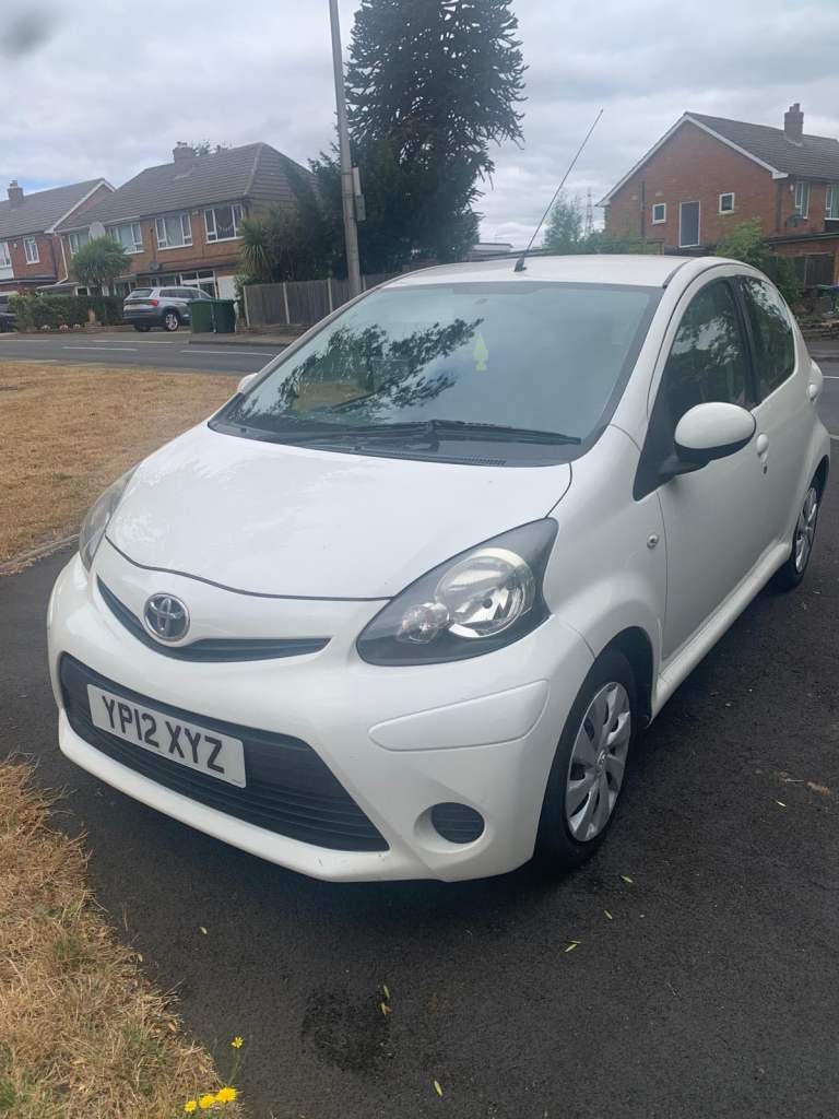 Toyota, AYGO, Hatchback, 2012, Manual, 998 (cc), 5 doors