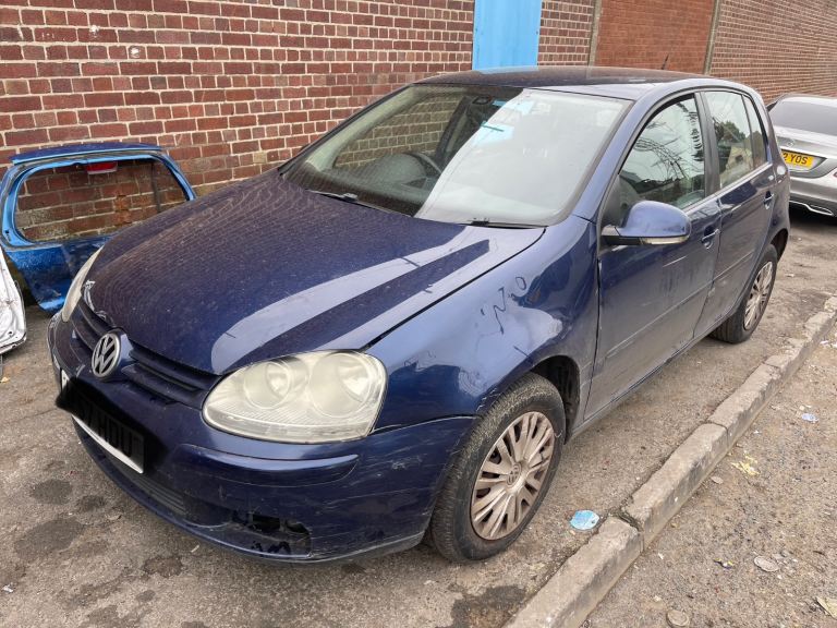 07 Vw Golf Mk5 1.9tdi BXE-JCR 5Speed Blue LD5Q Breaking parts