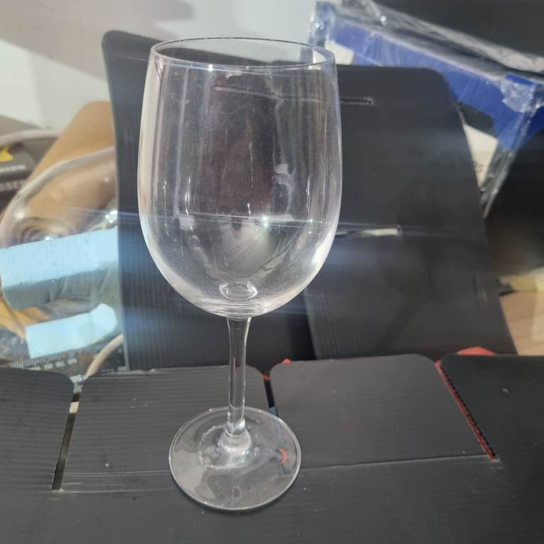 Hundreds of various glasses, job lot or individual. 