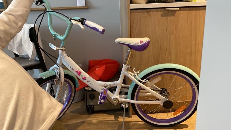 Kids White & Purple Bike – Good Condition