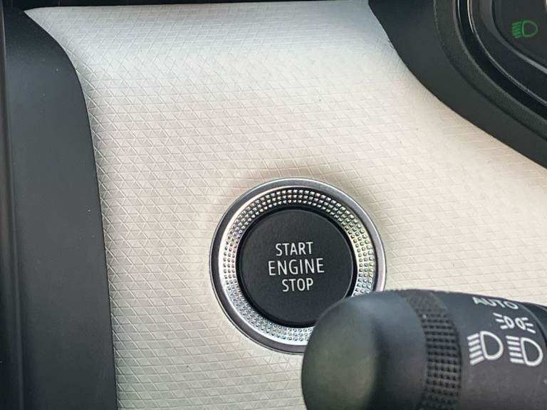 2022 Renault Clio 1.6 E-TECH Hybrid 140 SE Edition 5dr Auto Hatchback PETROL/ELECTRIC Automatic