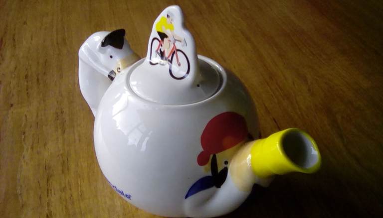 Tea pot kitchen collectables