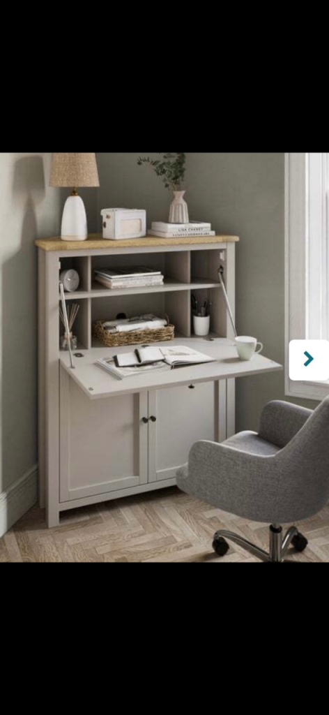 Hideaway computer desk