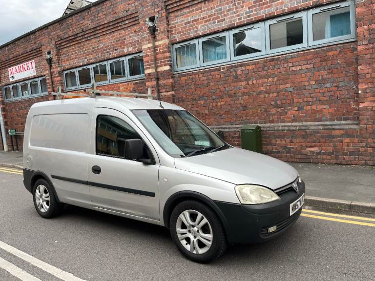 VAUXHALL COMBO VAN 1.3 CDTI DIESEL *ROOF RACK + FLASHING BEACON + SIDE LOADING DOOR* STAR SILVER
