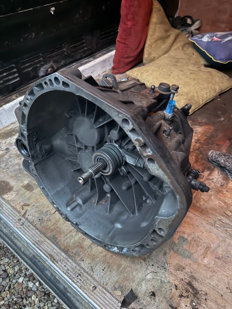 Renault Master / Vauxhall Movano 2.3 DCI 6 Speed Manual Gearbox - Spares or Repairs 