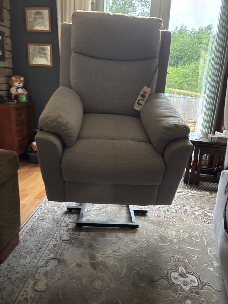 Electric Riser Recliner Chair with Massage 