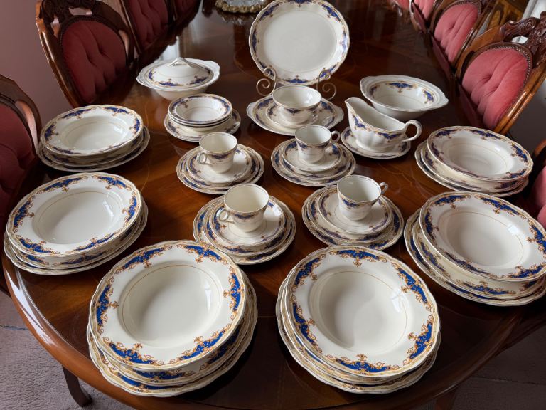 W.H. Grindley Vintage 46 Piece Cream Petal Dinner Set Blue white And Gold