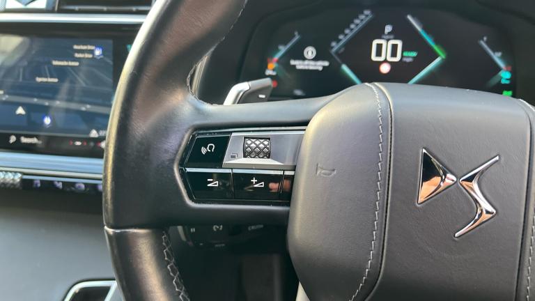 2022 DS Automobiles DS 7 Crossback 1.6 E-TENSE 13.2kWh Opera Crossback 5dr Petrol Plug-in Hybrid ...