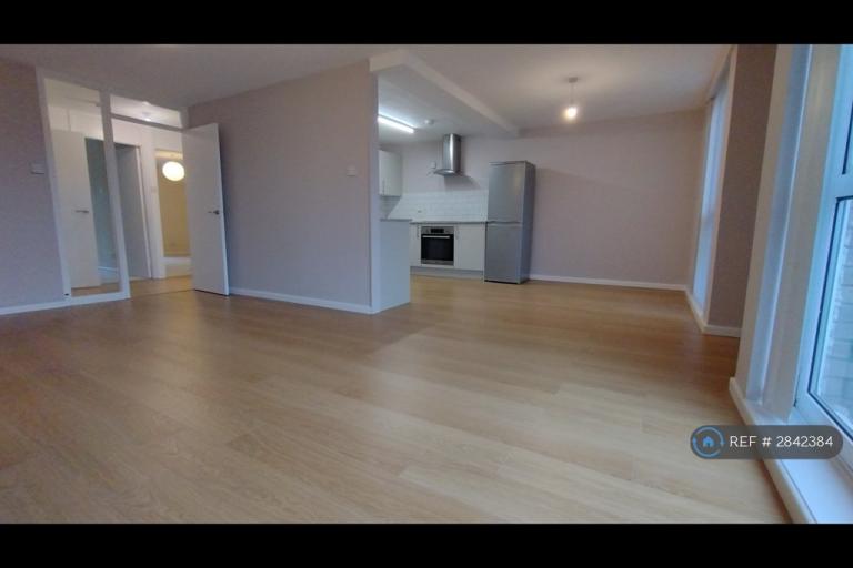 2 bedroom flat in Bridge Road, Bristol, BS8 (2 bed) (#2842384)
