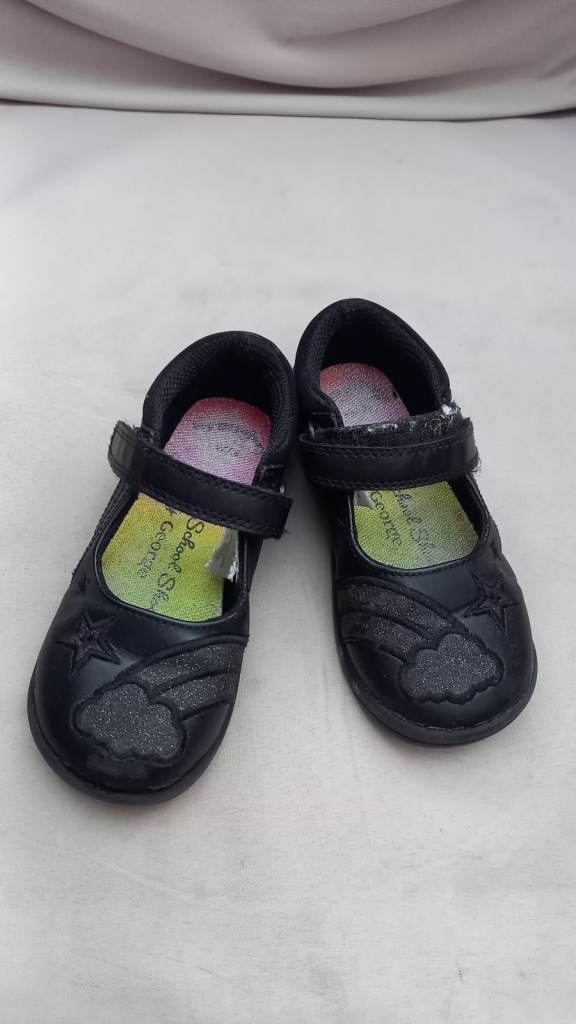 Bundle School shoes and plimsolls size 8