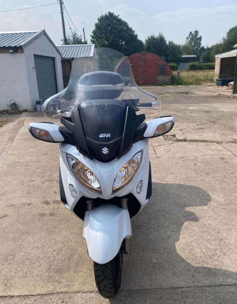2015 - SUZUKI BURGMAN 650 EXECUTIVE AN 650 ZL5 - 23K MILES - SERVICE @ MOT 