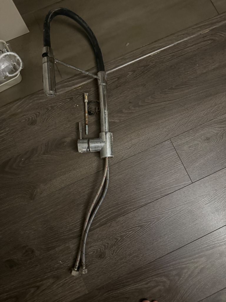 Pull out kitchen tap